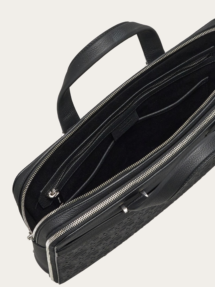 【関税負担】 SALVATORE FERRAGAMO GANCINI POCHETTE 関税負担】 SALVATORE FERRAGAMO GANCINI POCHETTE (FERRAGAMO