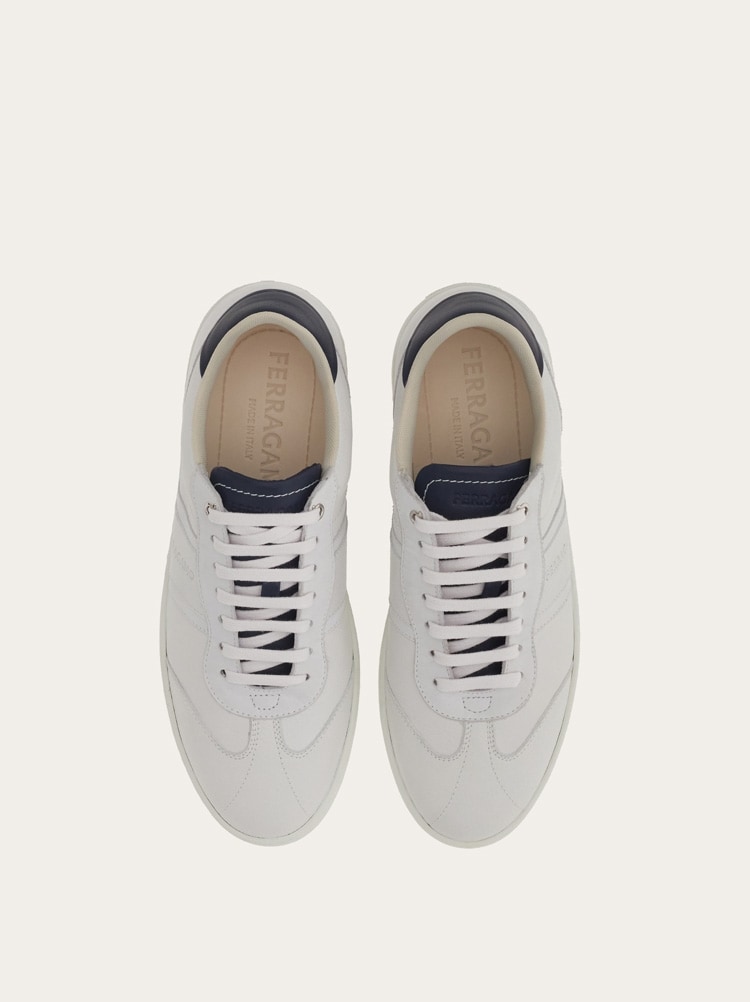Low top sneaker with signature Gallery image 3