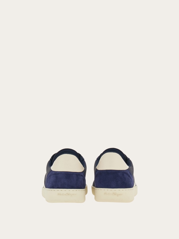 Low top sneaker with signature - Men | Ferragamo