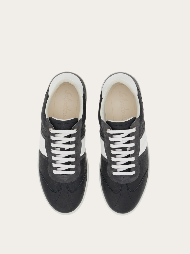 Sneakers bajas con firma Gallery image 3