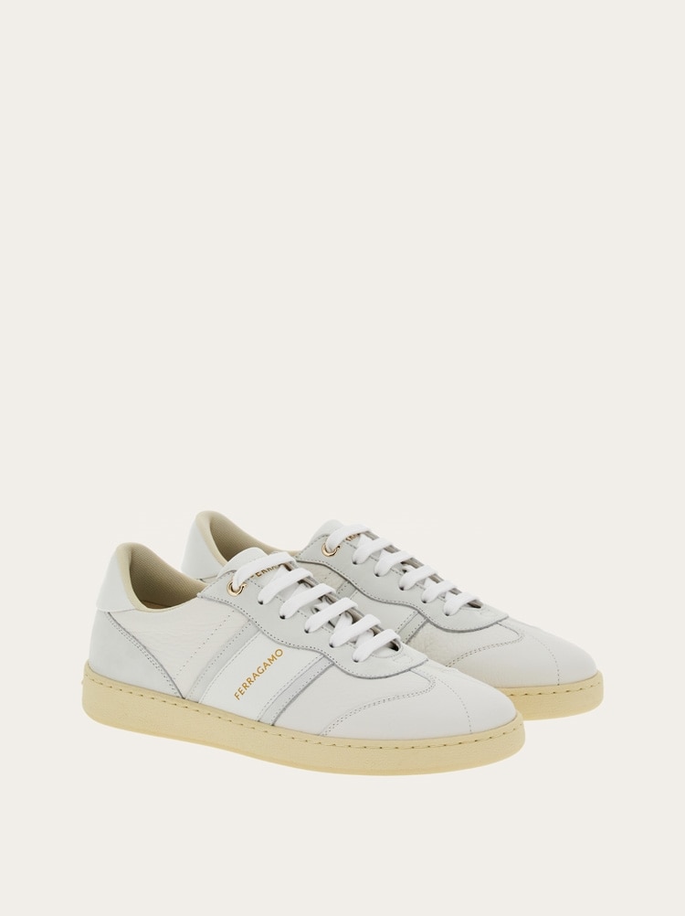 Low-top sneaker with logo Gallery image 2