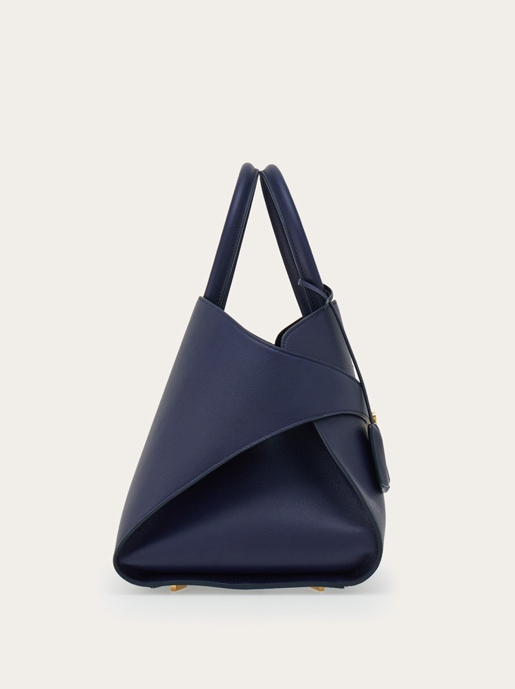 Hug handbag (L) Gallery image 4