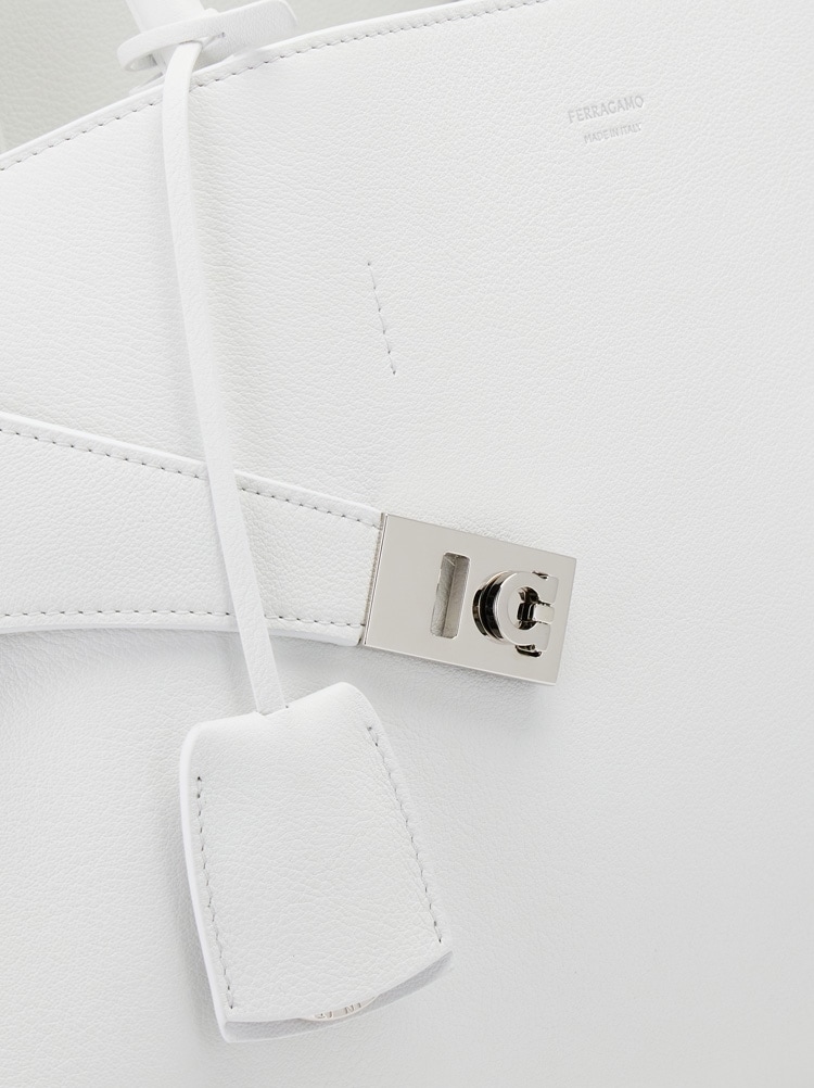 Hug ハンドバッグ (L) Gallery image 7