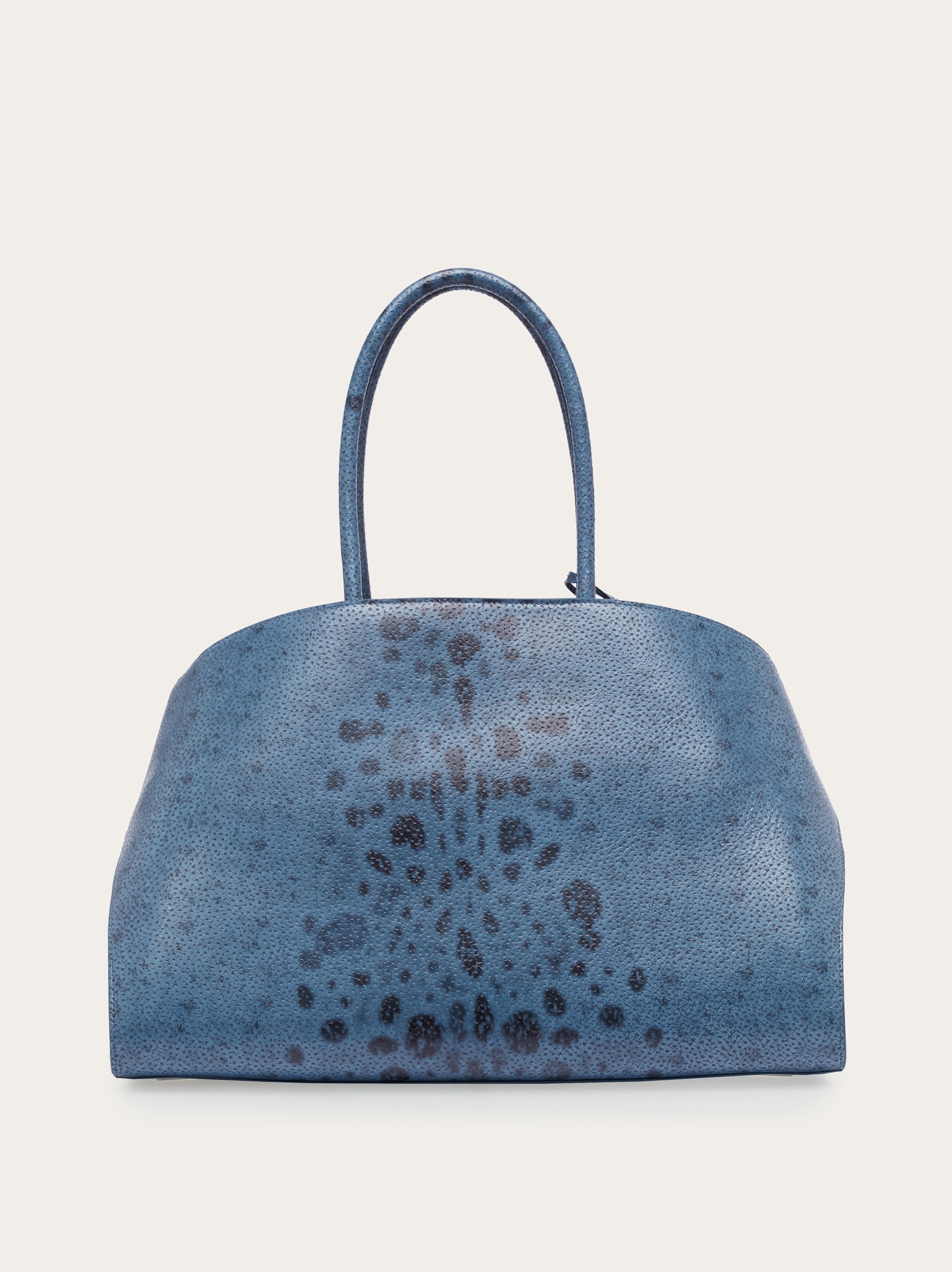 Hug handbag (L) - Women | Ferragamo