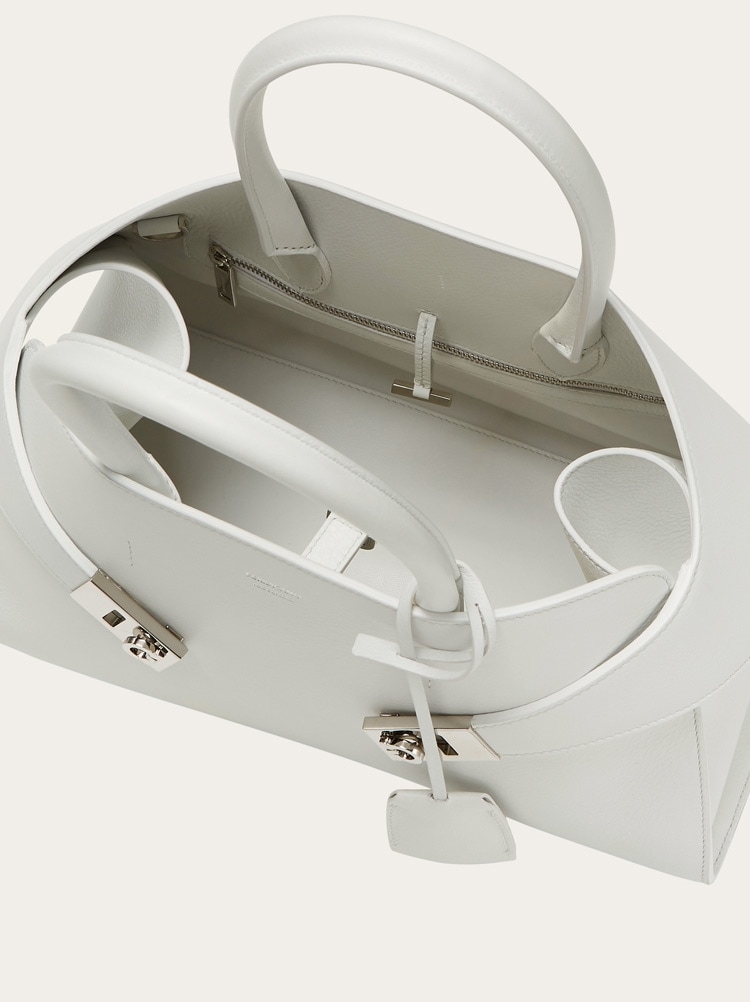 Hug Handtasche (M) Gallery image 5