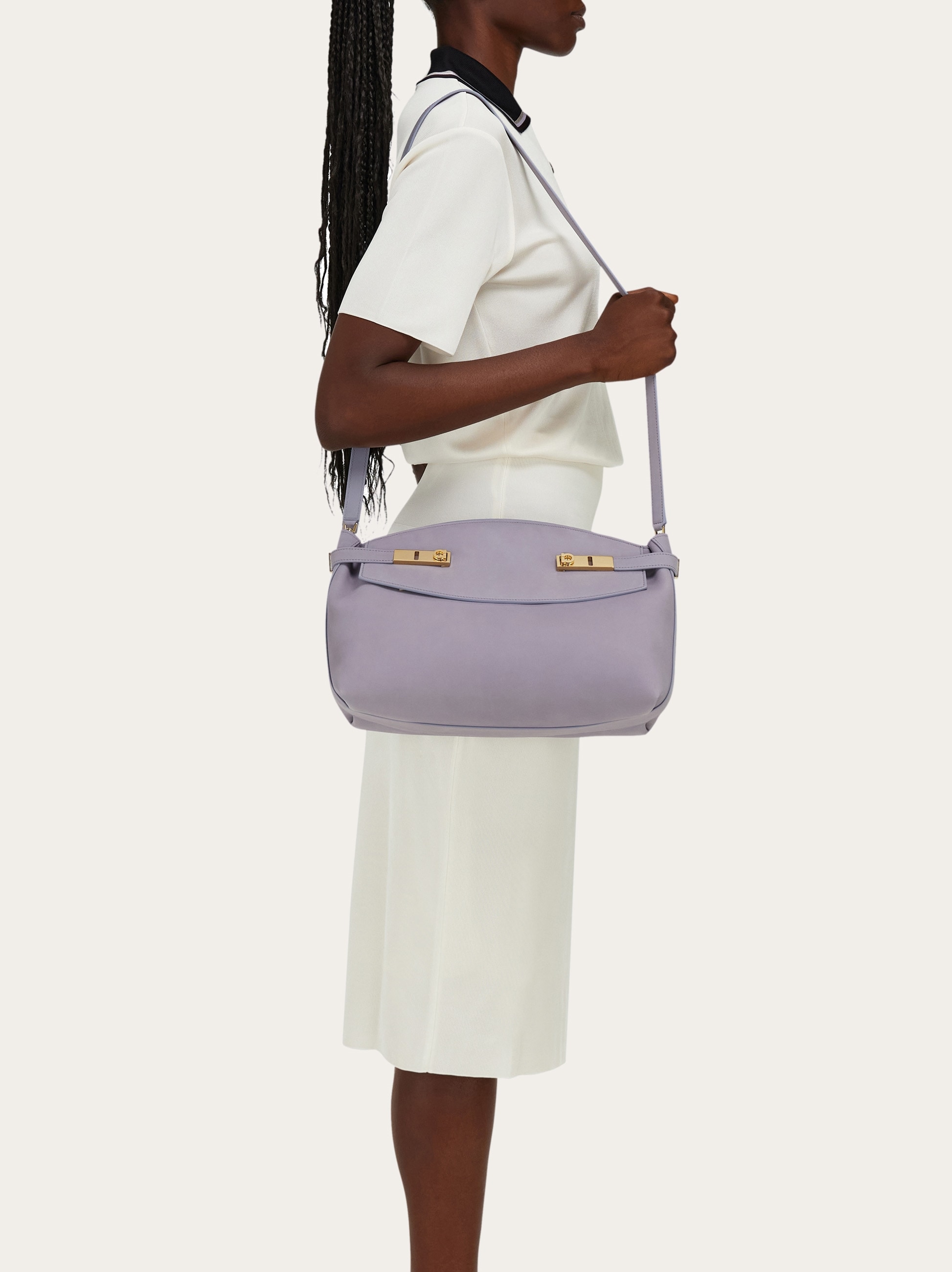 【送料&関税込】Ferragamo hug Soft Large Crossbody Bag Hug soft crossbody bag (L) - Women | Ferragamo