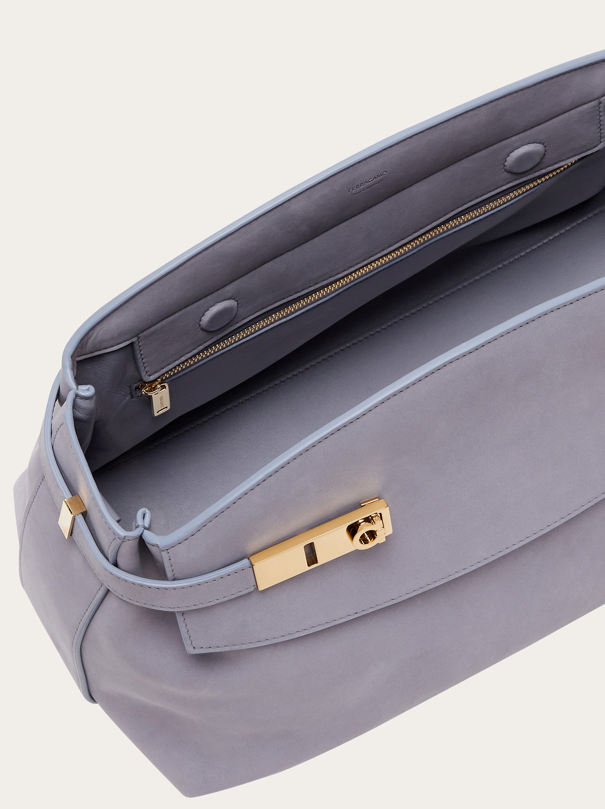 24AW new/FERRAGAMO ハグレザークロスボディバッグ Bag Gray Hug soft crossbody bag (L) - Women | Ferragamo