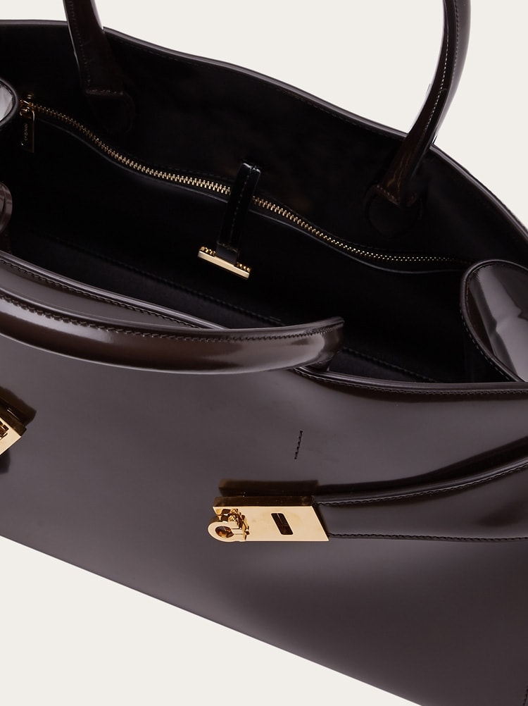Hug handbag (L) Gallery image 5