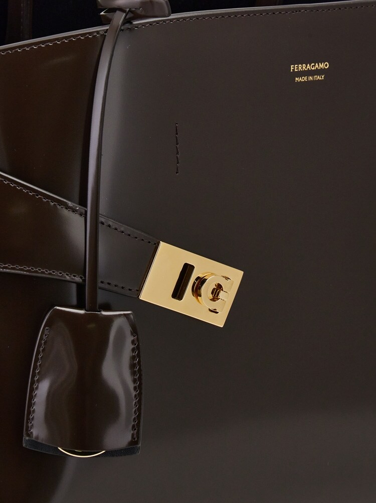 Hug handbag (L) Gallery image 7