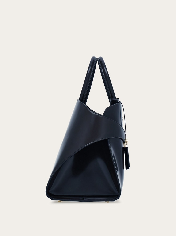 Hug handbag (L) Gallery image 3