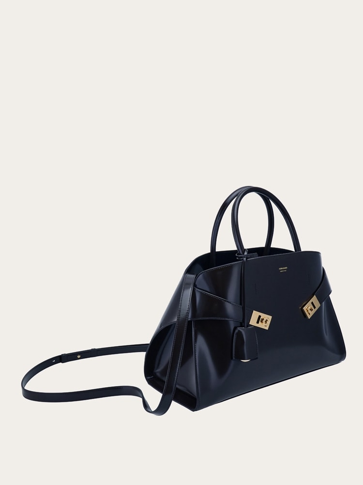 Hug handbag (L) Gallery image 6
