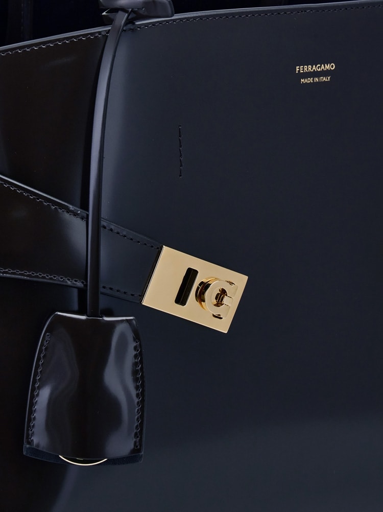 Hug handbag (L) Gallery image 7