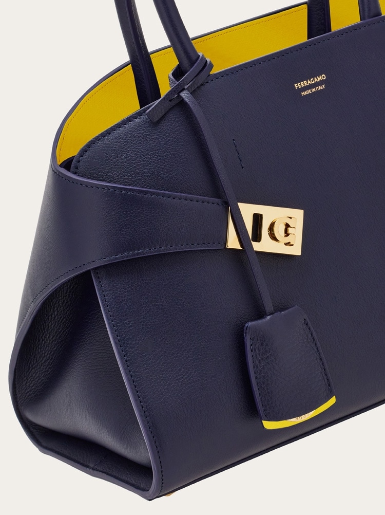 [코리아 리미티드]허그 탑 핸들 (M) Gallery image 7