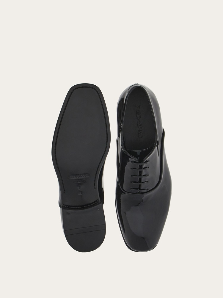 Oxford with wave detail - Men | Ferragamo