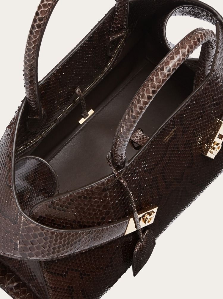 Hug handbag (M) - Handbags - Women - Salvatore Ferragamo US 