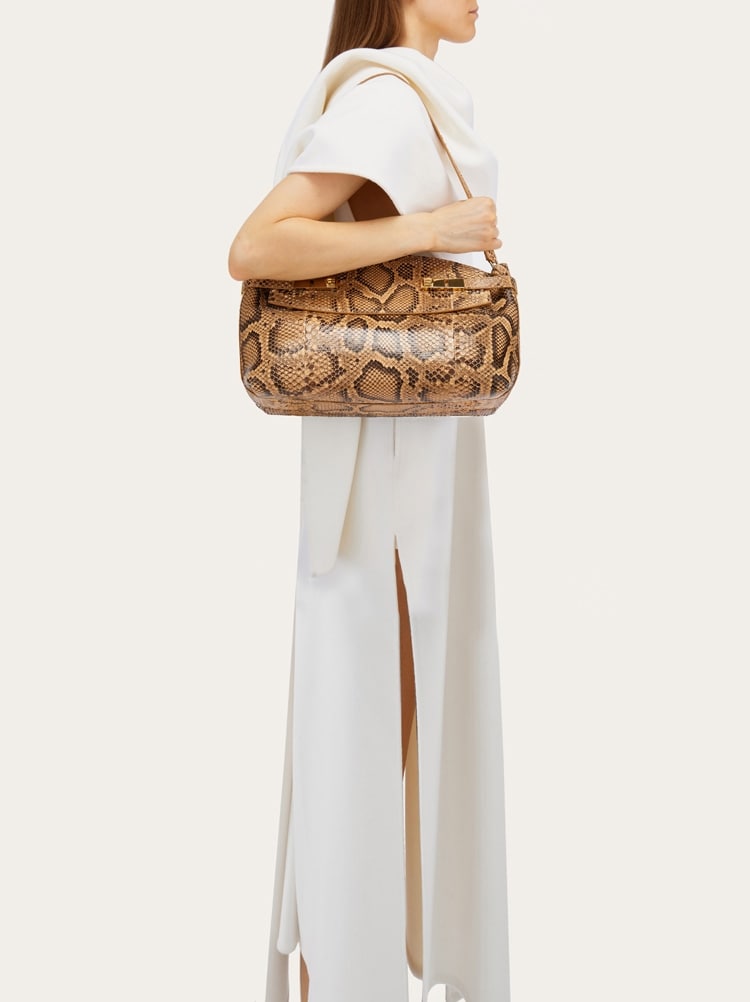 Hug soft crossbody bag Gallery image 3