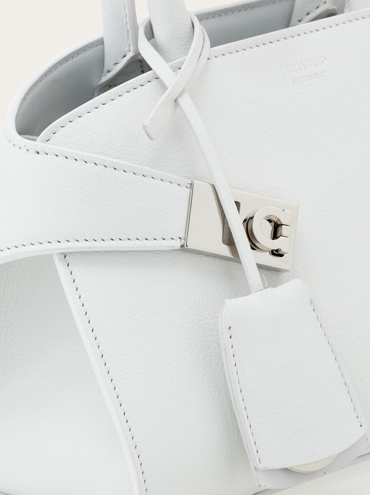 Hug handbag (XS) Gallery image 8