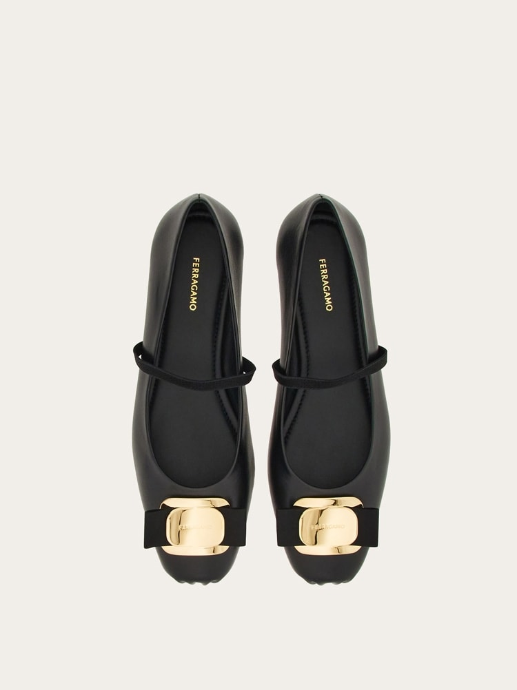 専用 Salvatore Ferragamo ベルベットサテン フラットシューズ 極上 Salvatore Ferragamo ベルベットサテン フラットシューズ