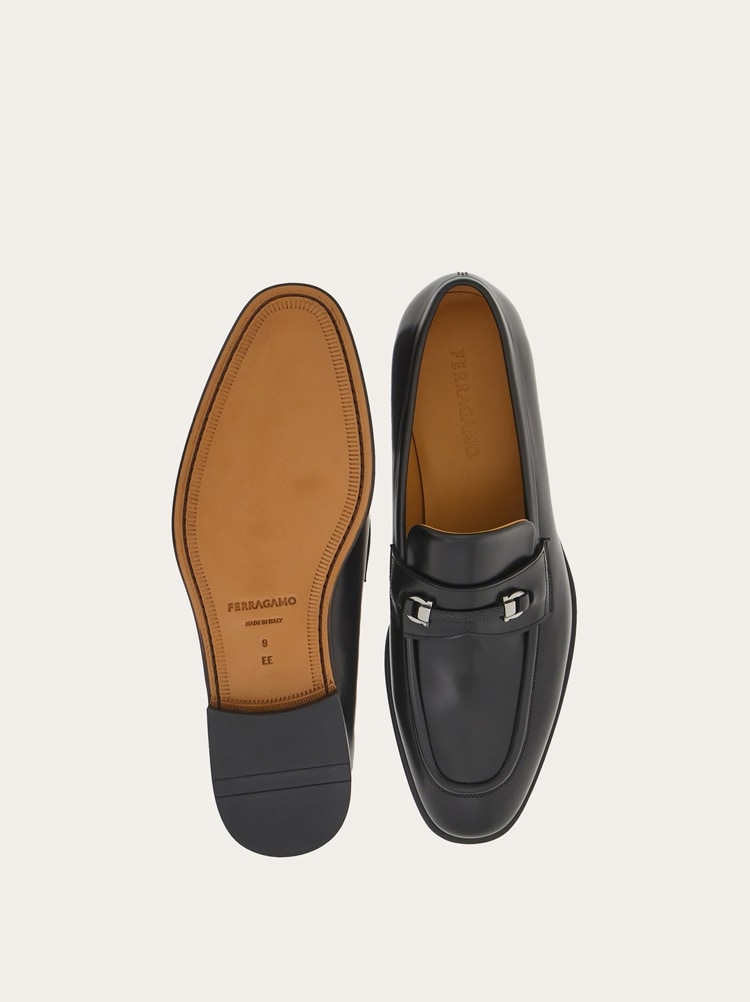 Moccasin with ornament Gallery image 5