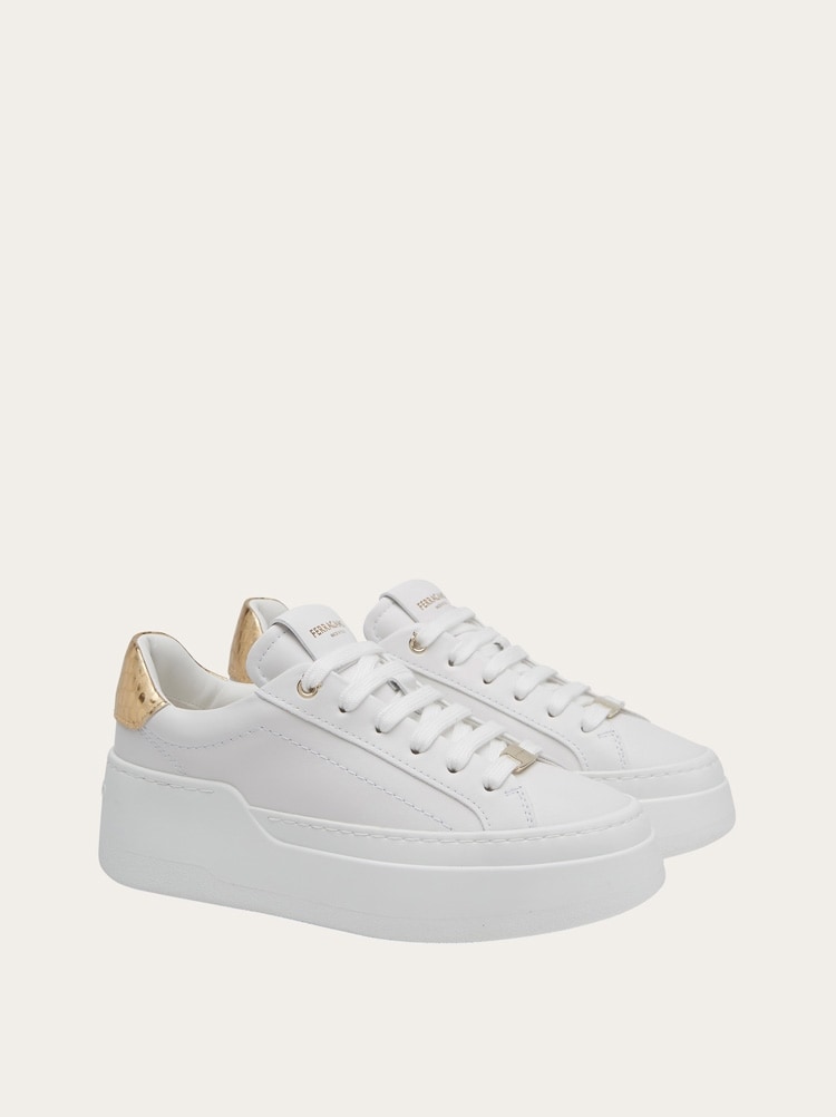 【23AW NEW】FERRAGAMO_woman / フーデッド コート / White 23AW NEW】FERRAGAMO_woman / フーデッド コート / White