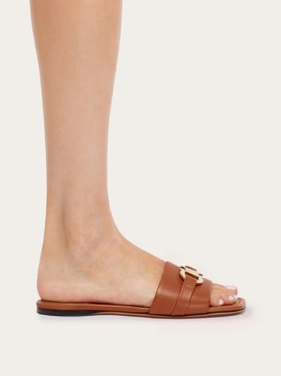[Salvatore Ferragamo]スライド フェラガモ モノグラム Ferragamo Monogram slide - Women | Ferragamo