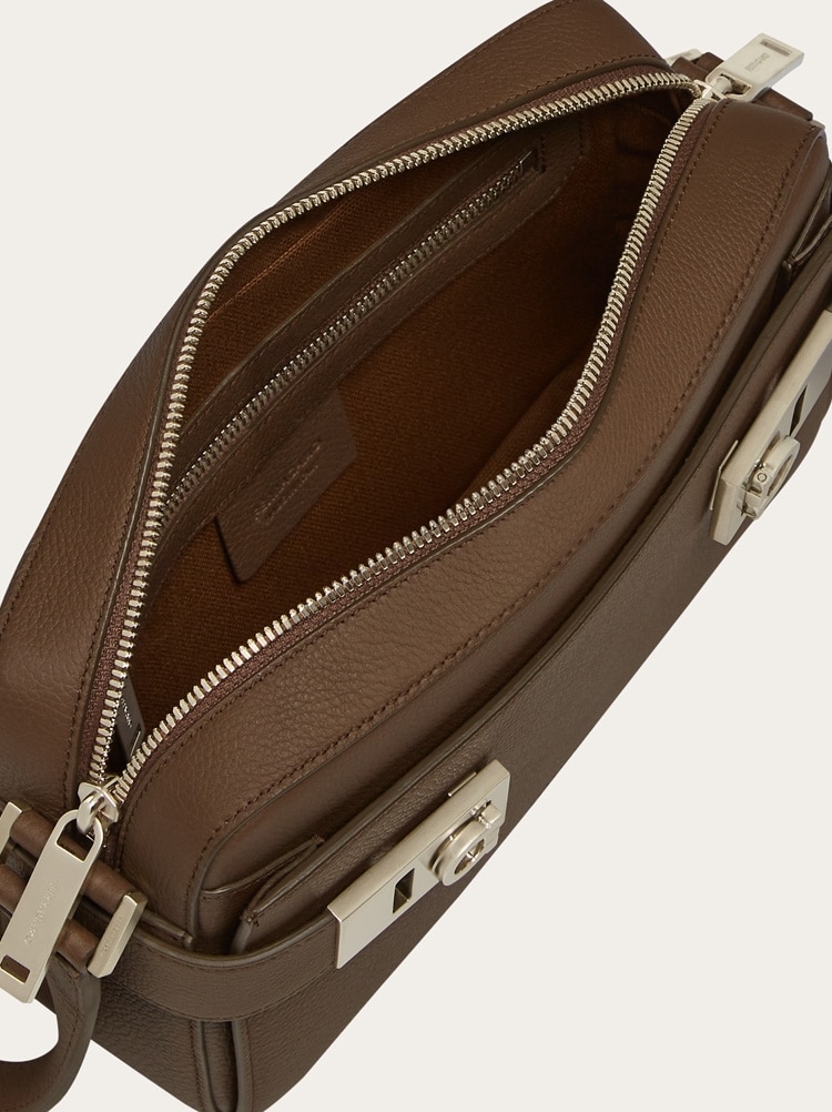 Bolso bandolera East-West con hebillas Gancini Gallery image 5