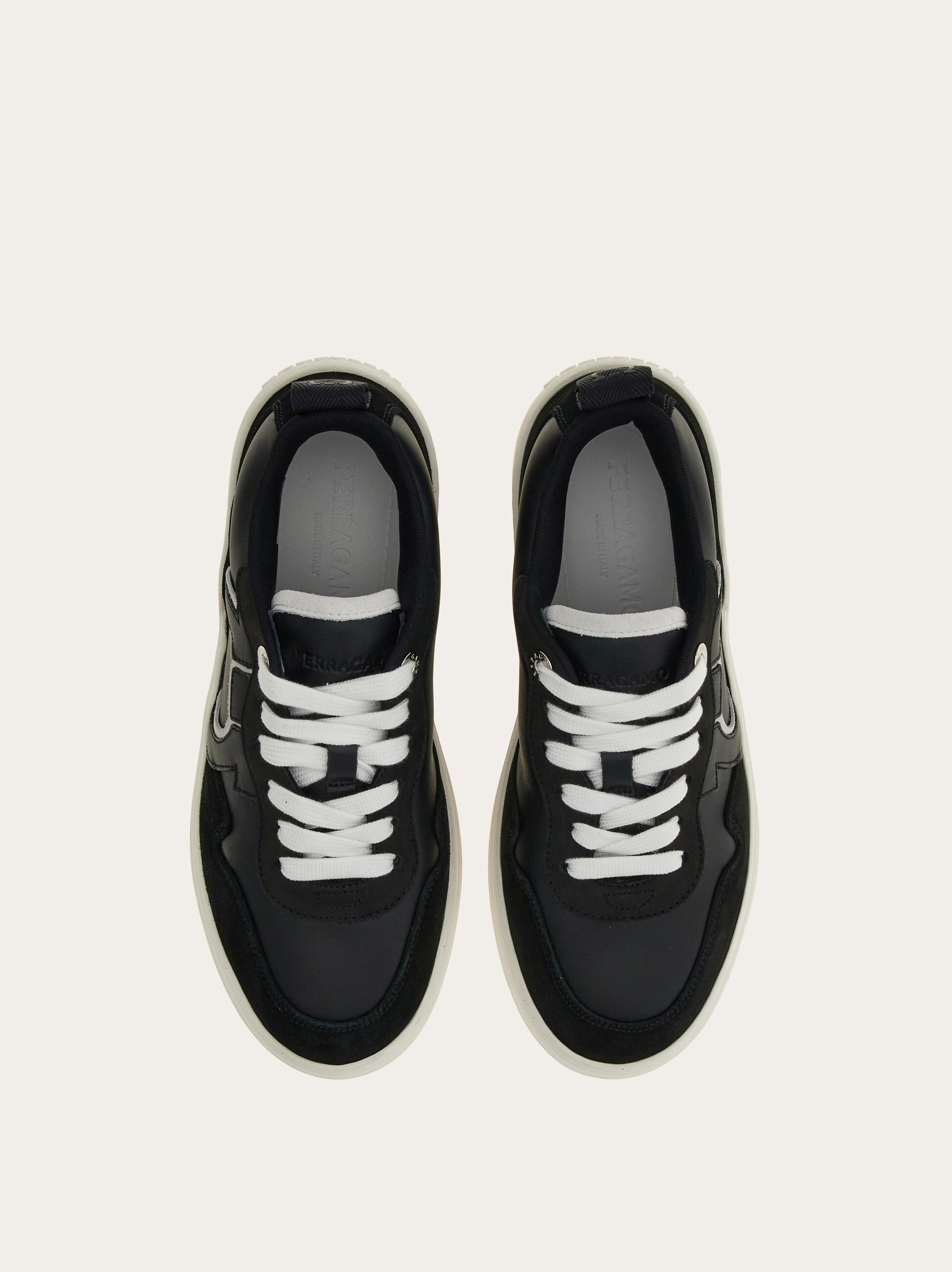 スニーカー FERRAGAMO 'Dennis' sneakers White/Black Black & White Dennis Sneakers by Ferragamo on Sale