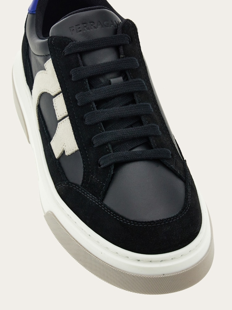 Sneakers bajas con Gancini Gallery image 7