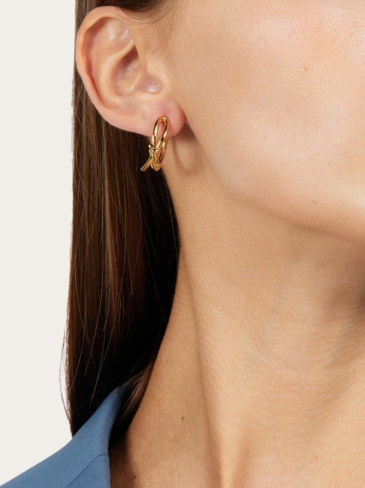 Slim earrings with asymmetric bow Gallery image 4