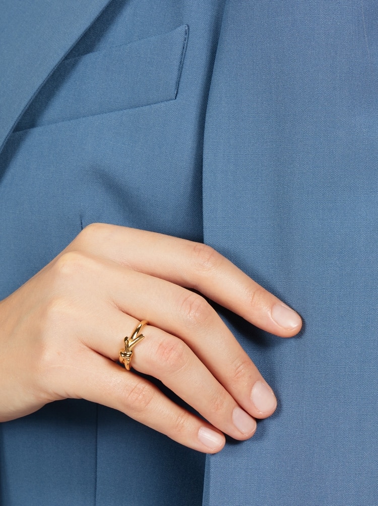Ring with asymmetric bow Gallery image 3