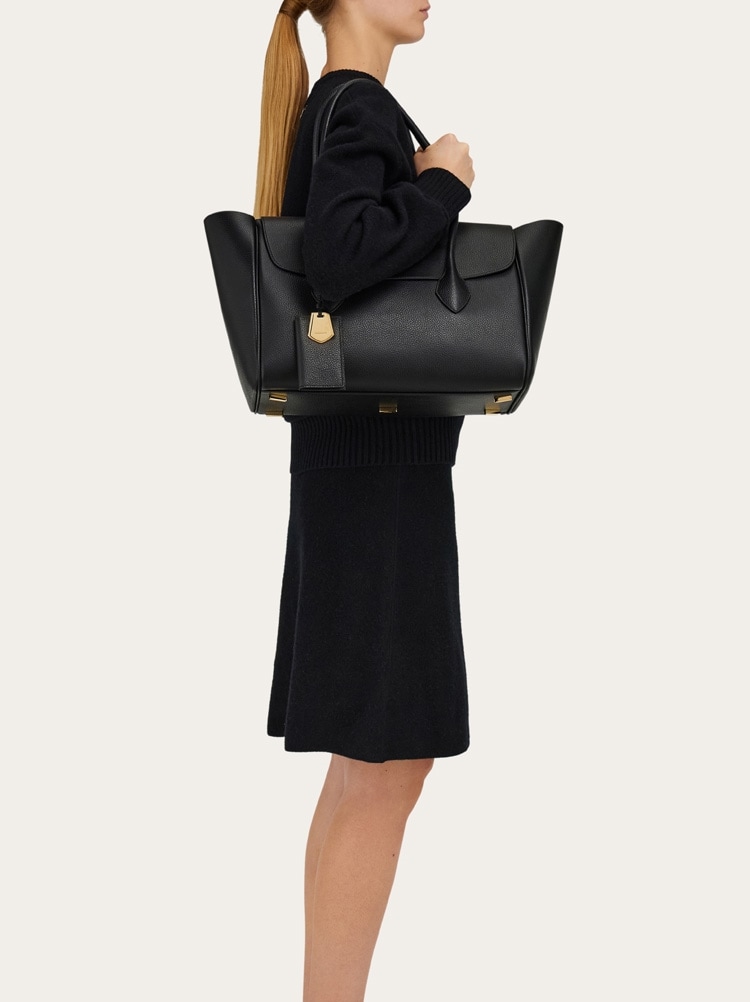 East-West tote bag (XL) Gallery image 3