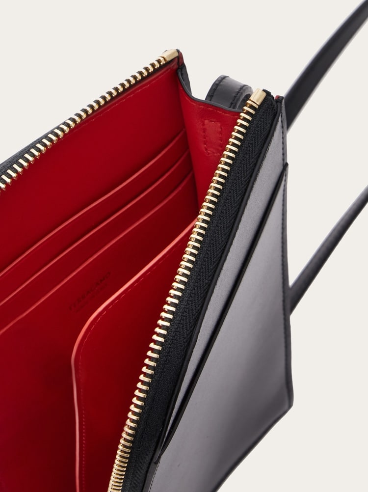 Gancini smartphone holder Gallery image 3