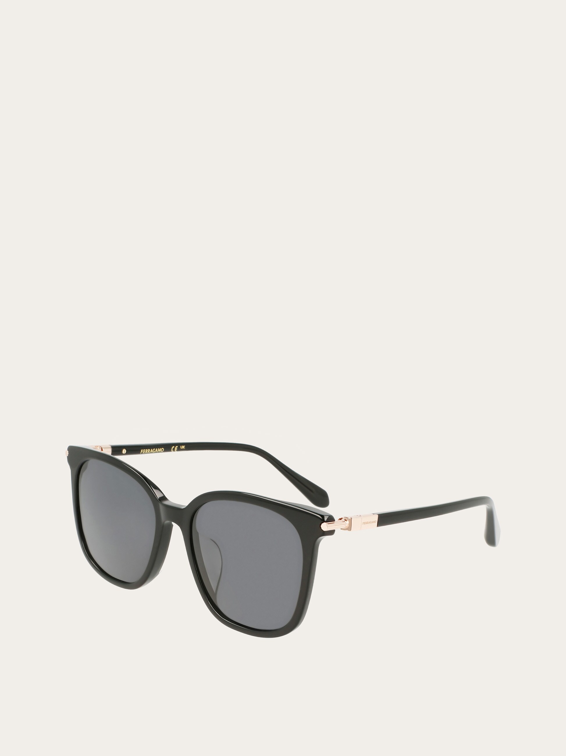 ★上品なデザイン★Ferragamo Gancini 53mm ラウンドサングラス Amazon.com: Ferragamo Women's Sf1031s 53Mm Sunglasses, Black