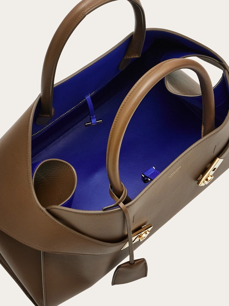 Hug bicolor handbag (L) Gallery image 6