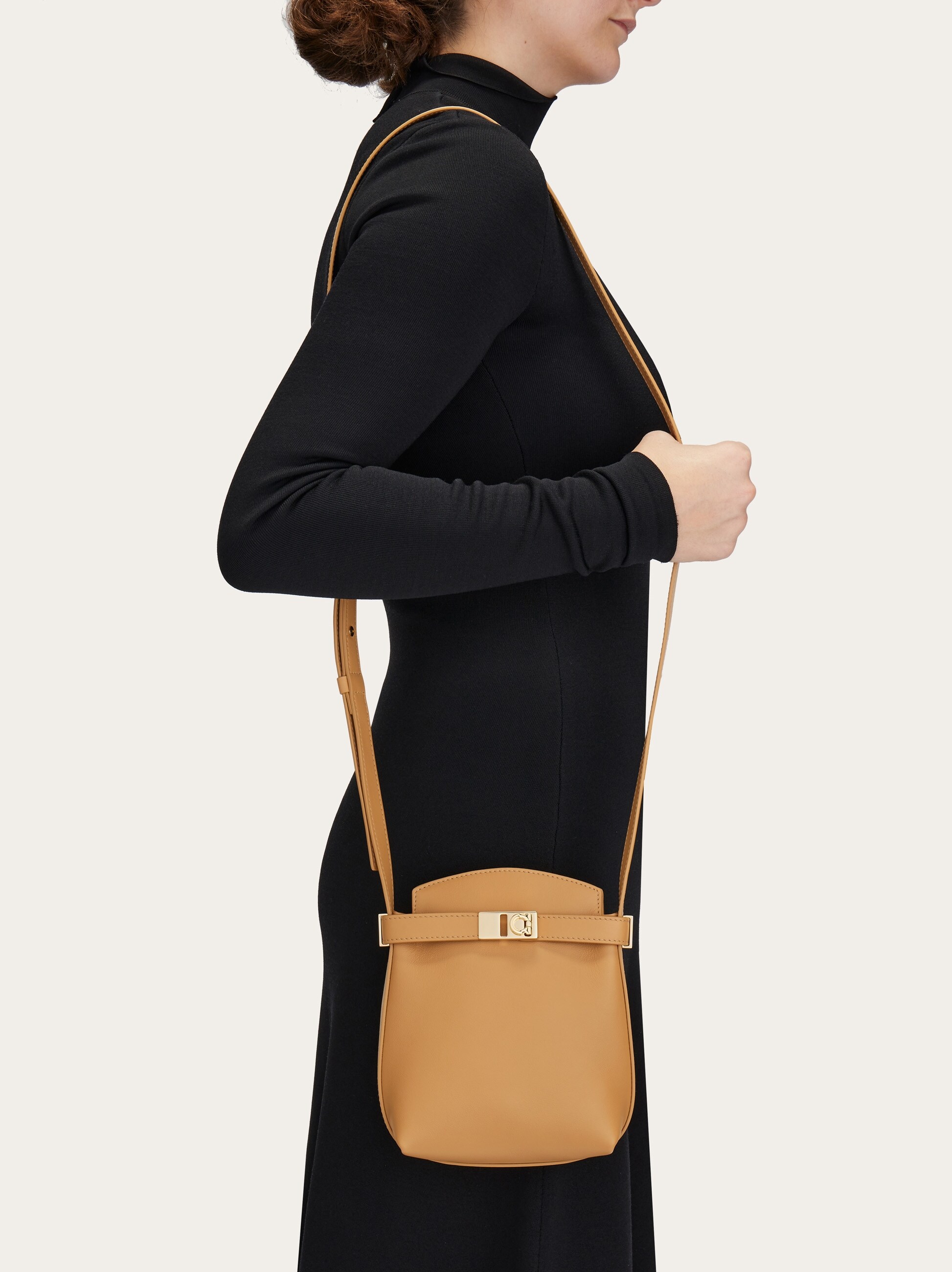 Hug スマートフォンホルダー - ウィメンズ - Salvatore Ferragamo JP