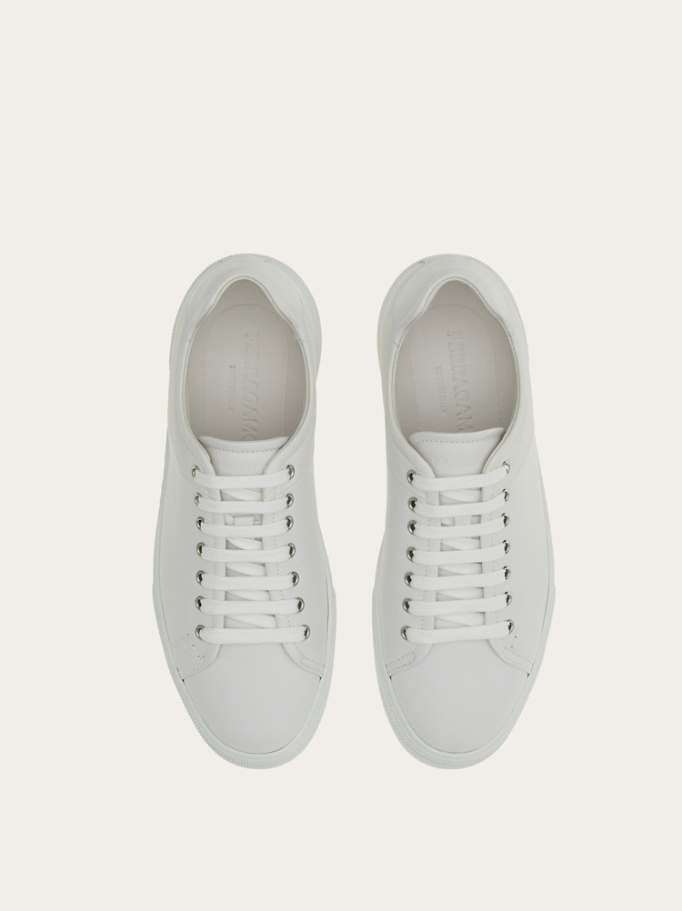 Low cut sneaker Gallery image 3