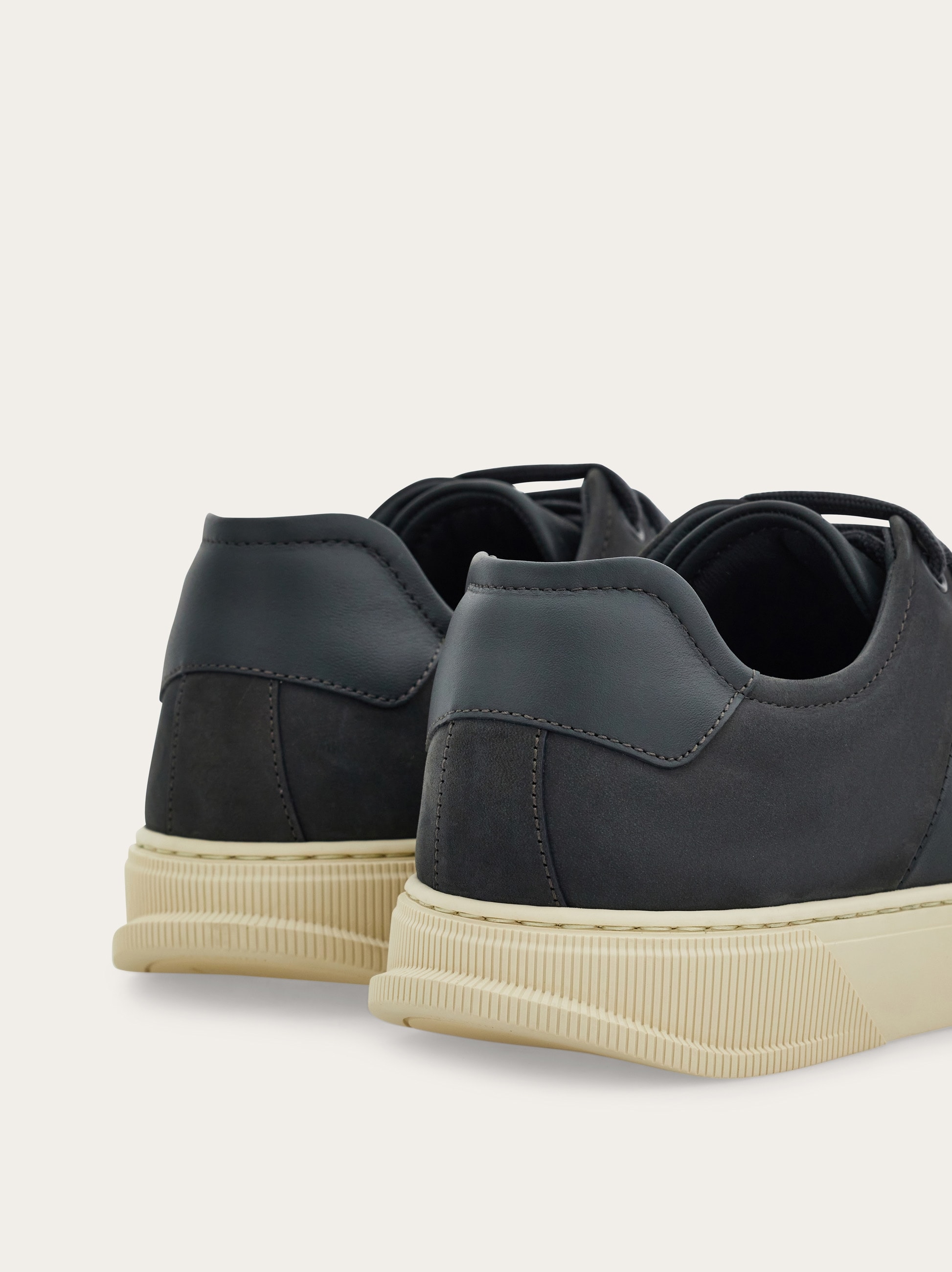 【FERRAGAMO】BIG セール★LOW CUT スニーカー FERRAGAMO - Leather low-top sneakers black - The Corner