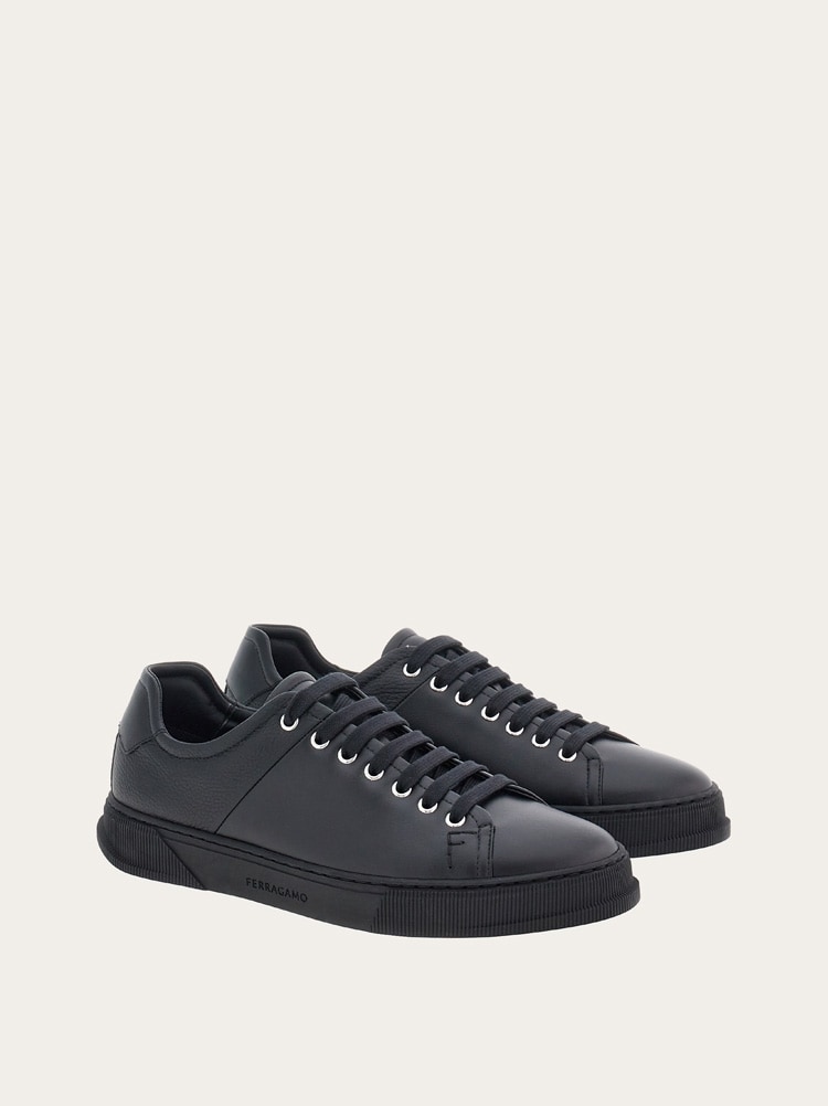 関税込 FERRAGAMO シグネチャー ローカット スニーカー ローカット スニーカー - メンズ | Ferragamo