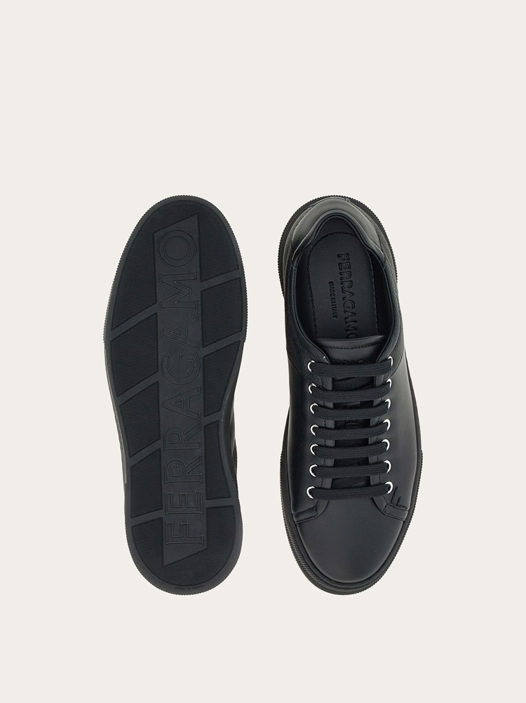 Low cut sneaker Gallery image 6