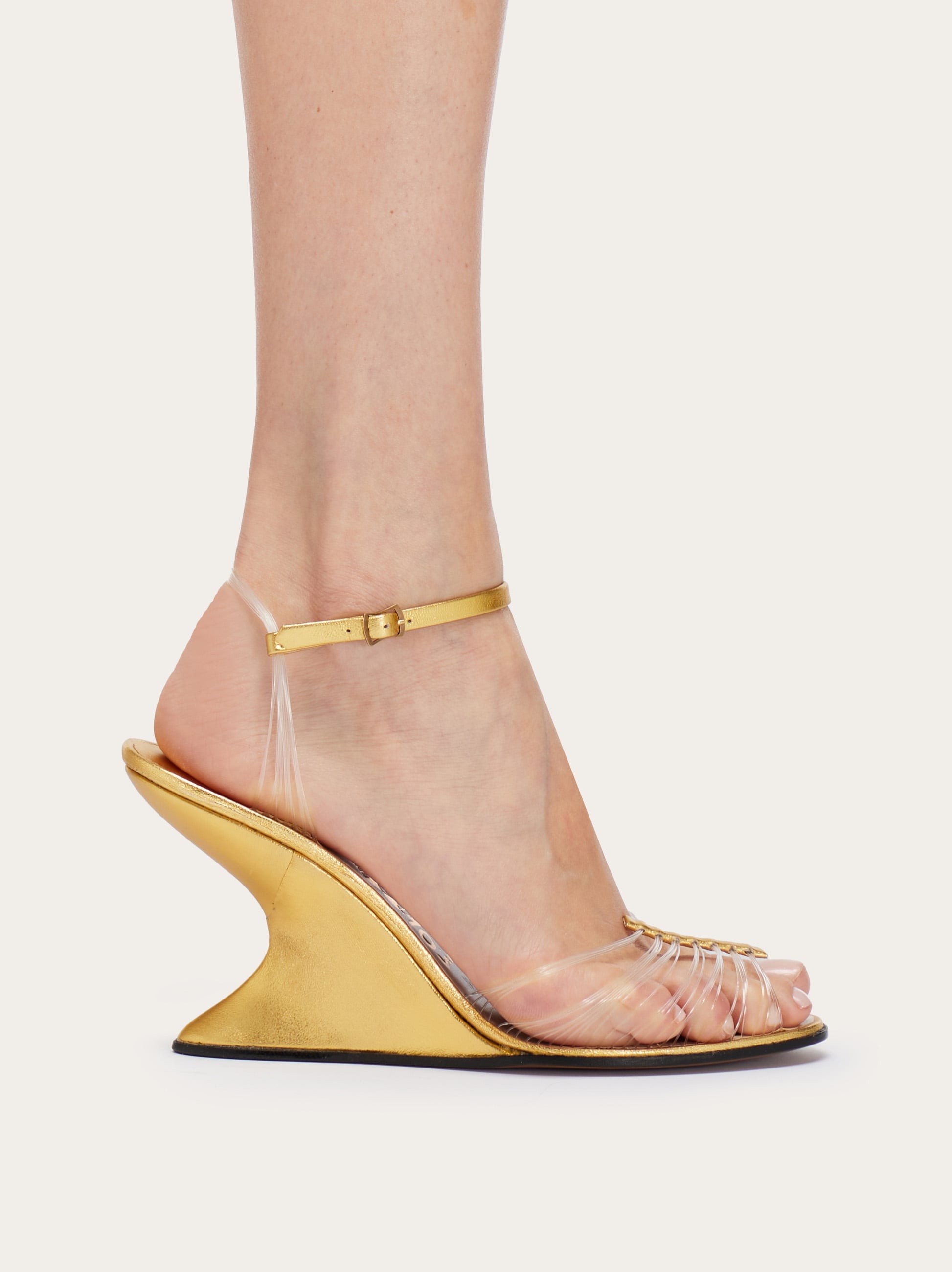 【★完売必至】Salvatore Ferragamo ☆ Invisibile サンダル Invisibile (1947) - Women | Ferragamo