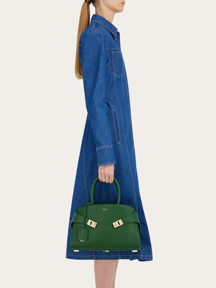 Hug handbag (M) Gallery image 2