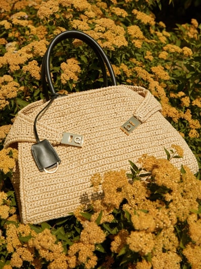 Hug handbag (L) - Women | Ferragamo