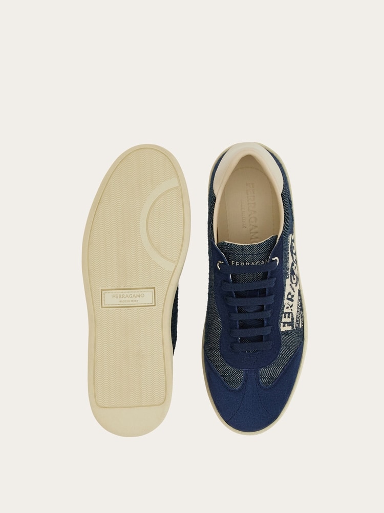 Sneakers bajas con logo Gallery image 6