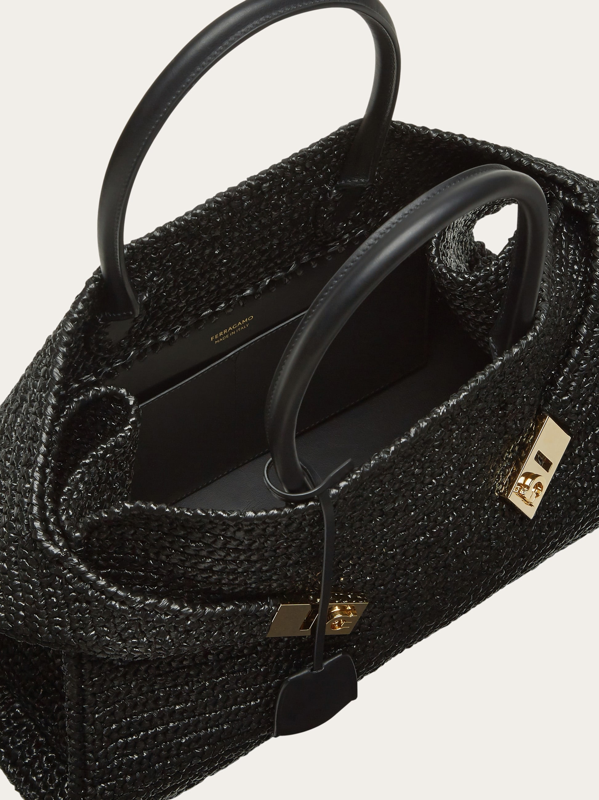 Hug handbag (L) - Employee Privilege Access | Ferragamo