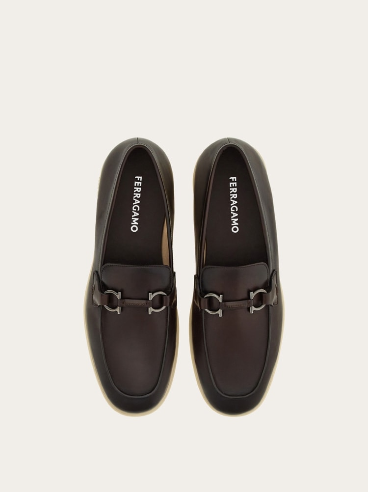 FERRAGAMO モカシンシューズ ガンチーニ モカシン - メンズ | Ferragamo
