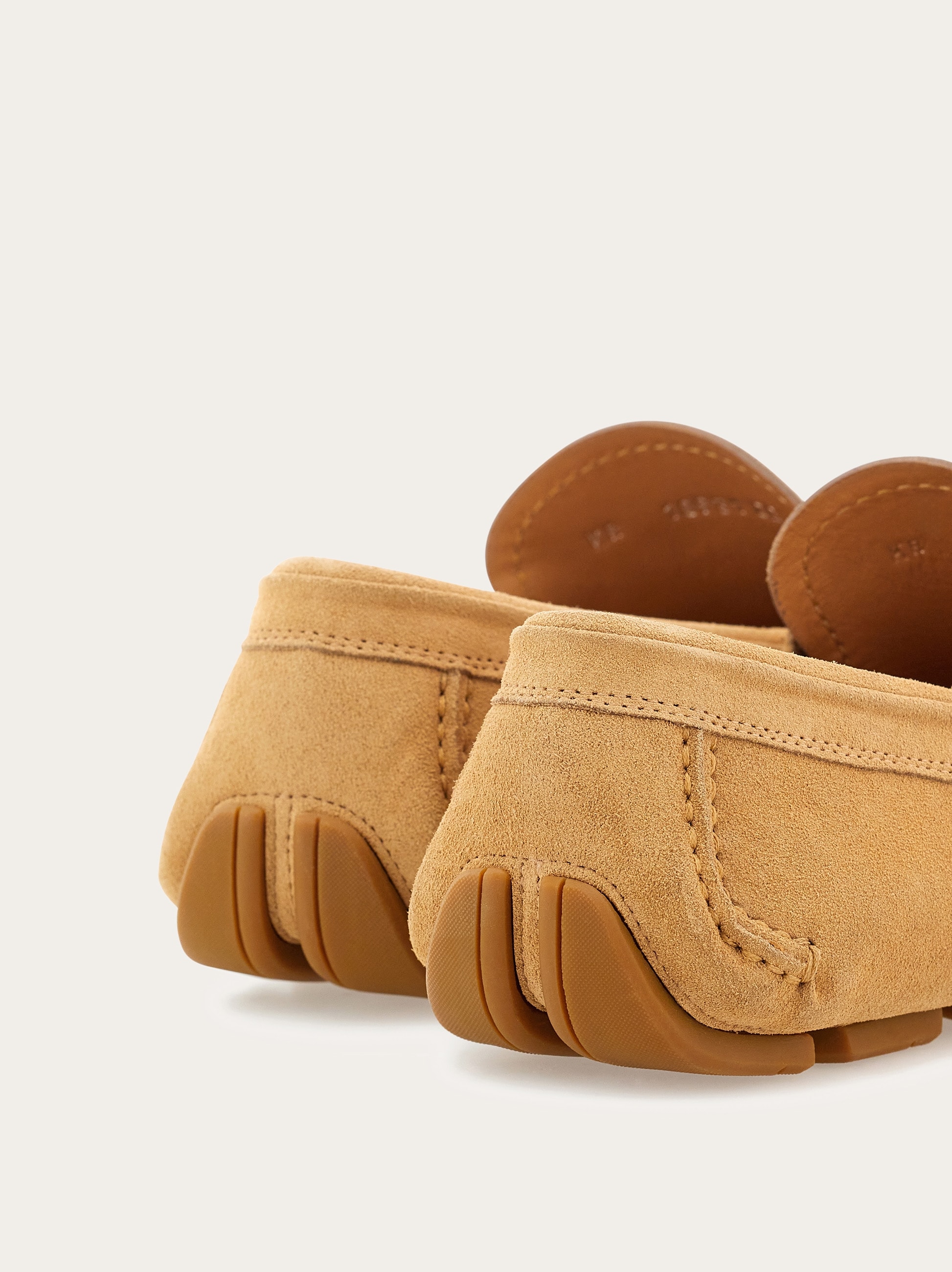 【送料&関税込】Ferragamo Camel Raffia Small Tt Sign Shoppin Ferragamo Camel Raffia Small TT Sign Shopping Bag – LOZURI®