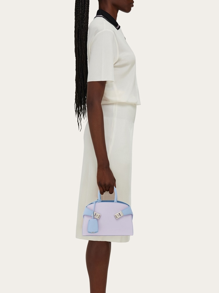 Hug bicolor handbag (XS) Gallery image 2