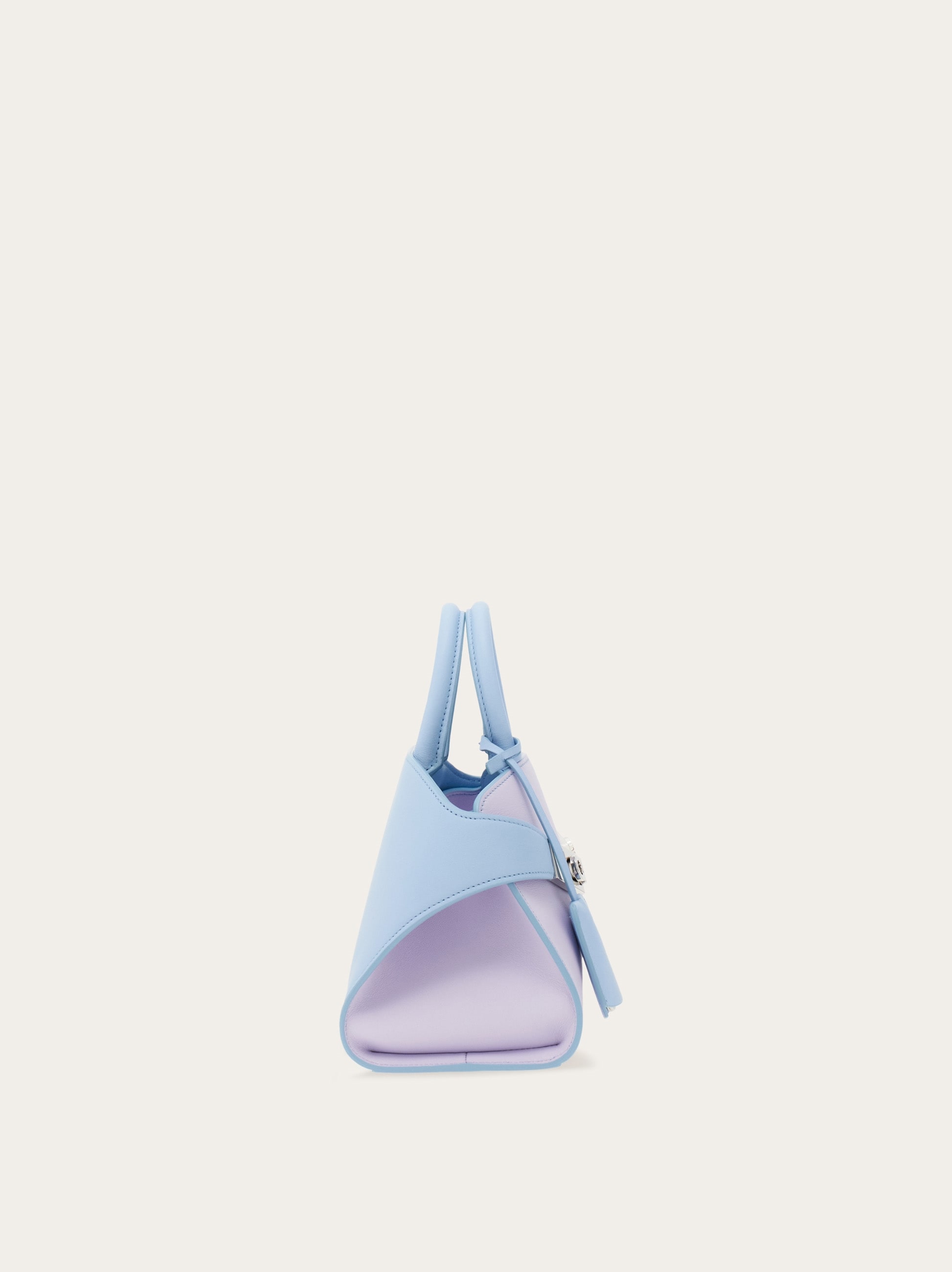 ハンドバッグ SMALL BICOLOR HUG HANDBAG Hug bicolor handbag (XS) - Women | Ferragamo