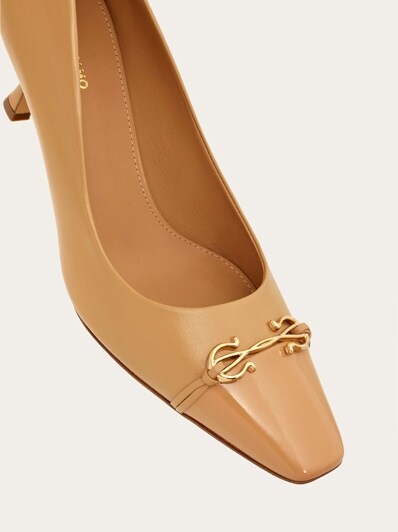 Gancini ornament pump - Shoes - Women - Salvatore Ferragamo US 