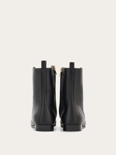 サルヴァトーレ フェラガモ Salvatore Ferragamo ブーツ ショート 